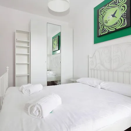 Apartment Joivy Lovely 4-bed Flat With Balcony Milan